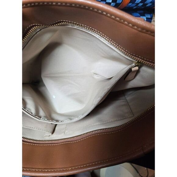 Coach Cross Grain Leather Shoulder Bag - EUC - Picture 9 of 11